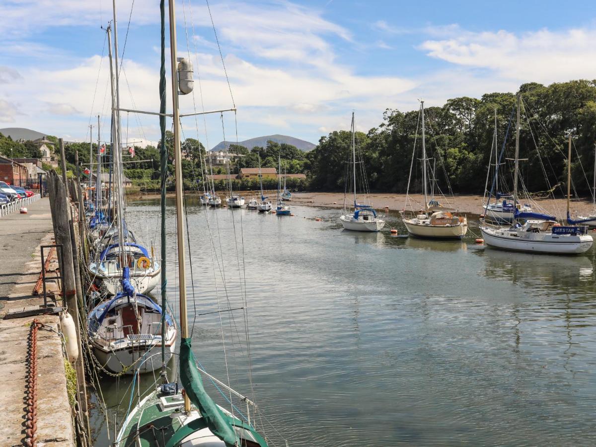 Llety Pen Deitsh 1 Lägenhet Caernarfon Exteriör bild